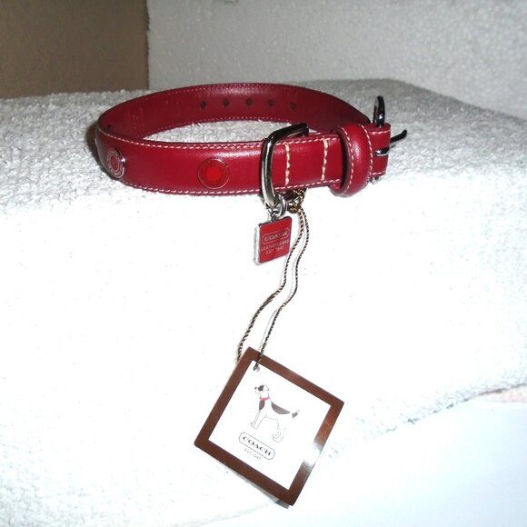 NEW COACH RED SMOOTH LEATHER ROUND GROMMET DOG PET COLLAR SIZE EXTRA SMALL 8848 - Picture 1 of 10